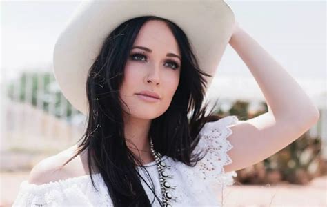 Kesäilynne Kacey Musgravesin kanssa! Nashville-tähden koskettava musiikki ja kiehtova persoona luotaavat unohtumattoman illan