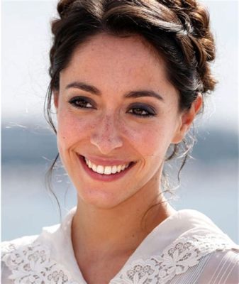  Oona Chaplin Esittelee Uuden Elokuvan Tähtien Pimeydessä ensi-illassa Helsingissä -  Avaruusseikkailu ja Charisma!